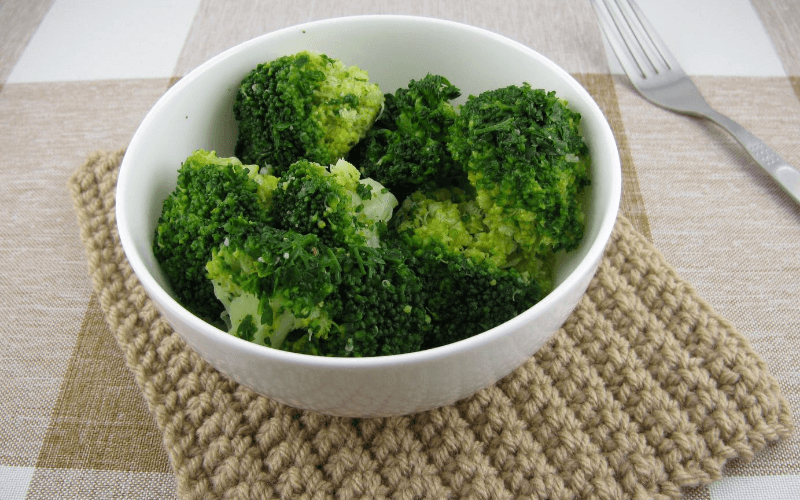 ingredientes brocoli con vinagreta de tomates secos